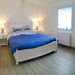 Holiday home Maison Ocean Et Foret - 400m Ocean Piscine *